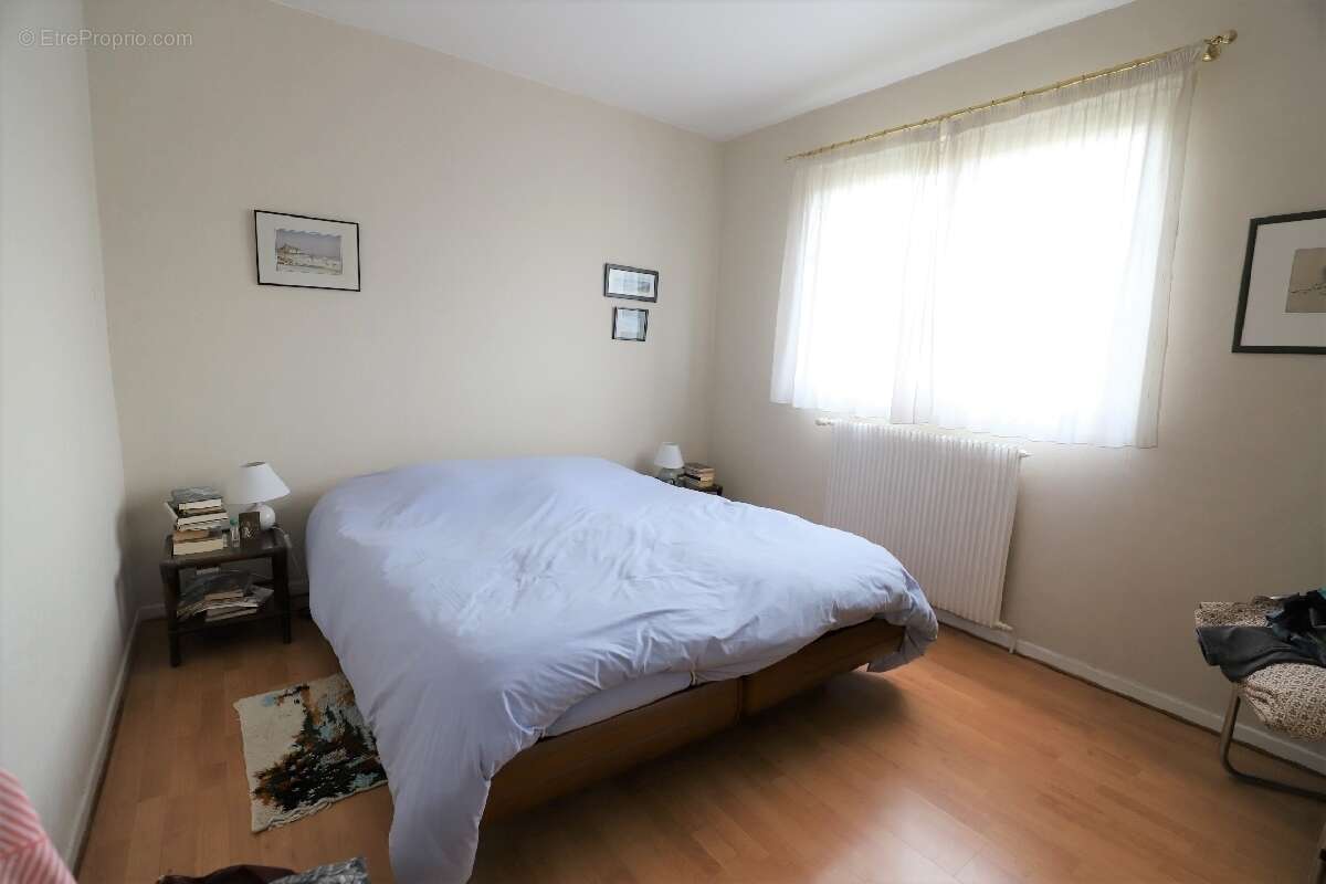 Maison à VILLENEUVE-LE-COMTE