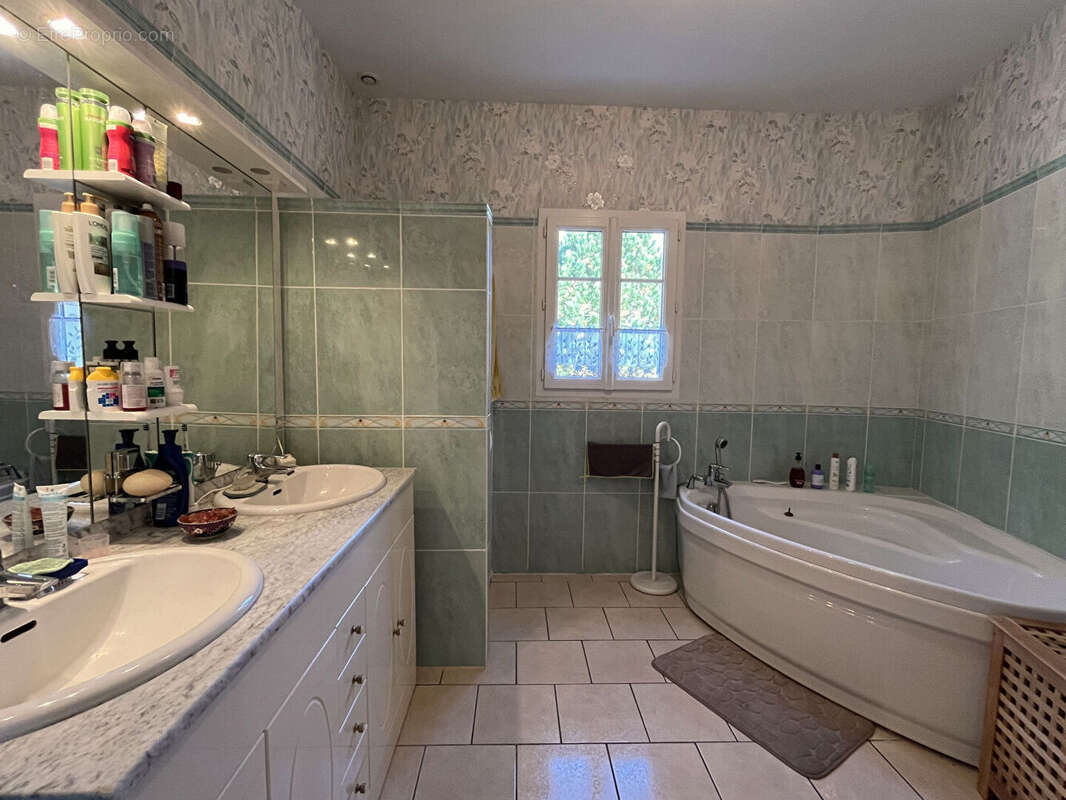Villa spacieux 4 chambres et dépendance - photo 12