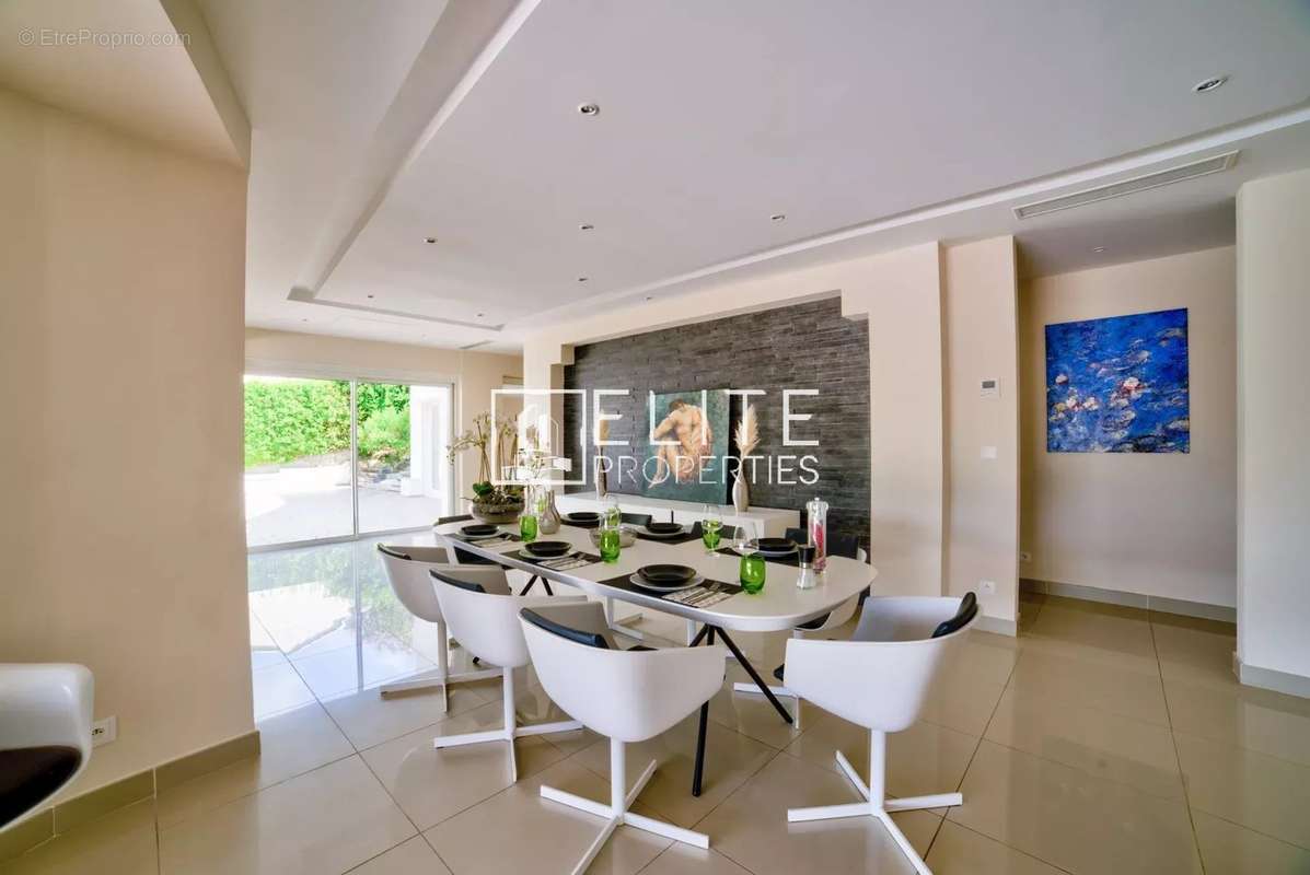 Maison à MOUANS-SARTOUX