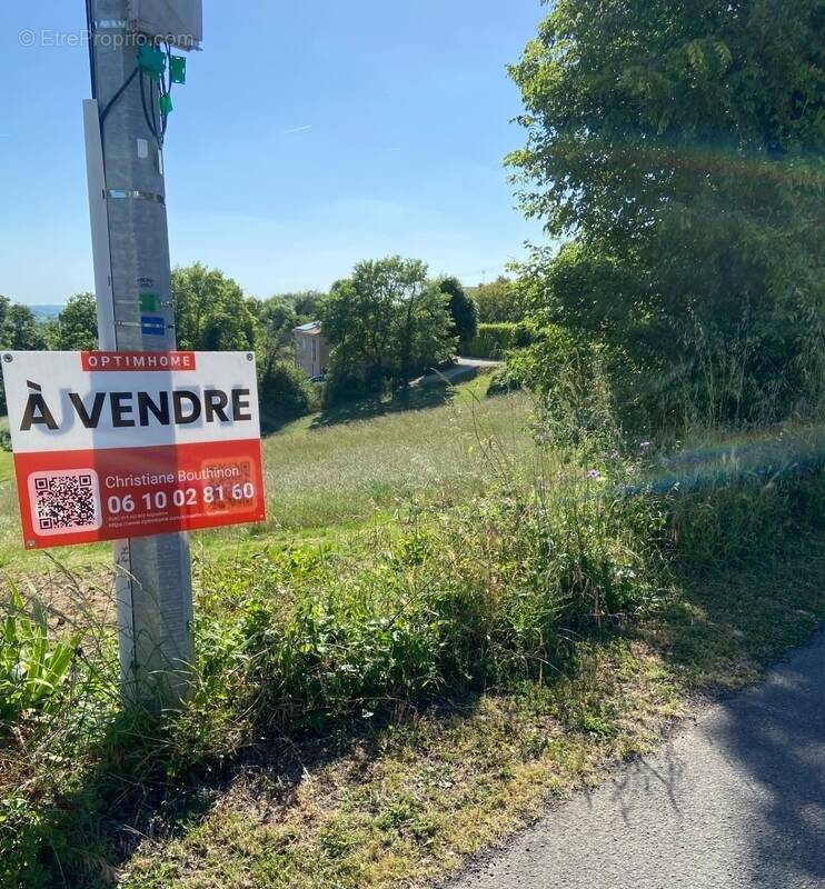 Terrain à RUELLE-SUR-TOUVRE