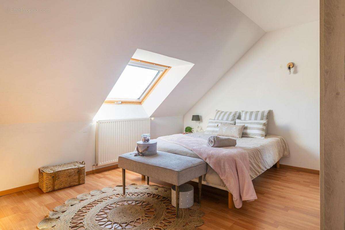 Maison à YVRE-L&#039;EVEQUE