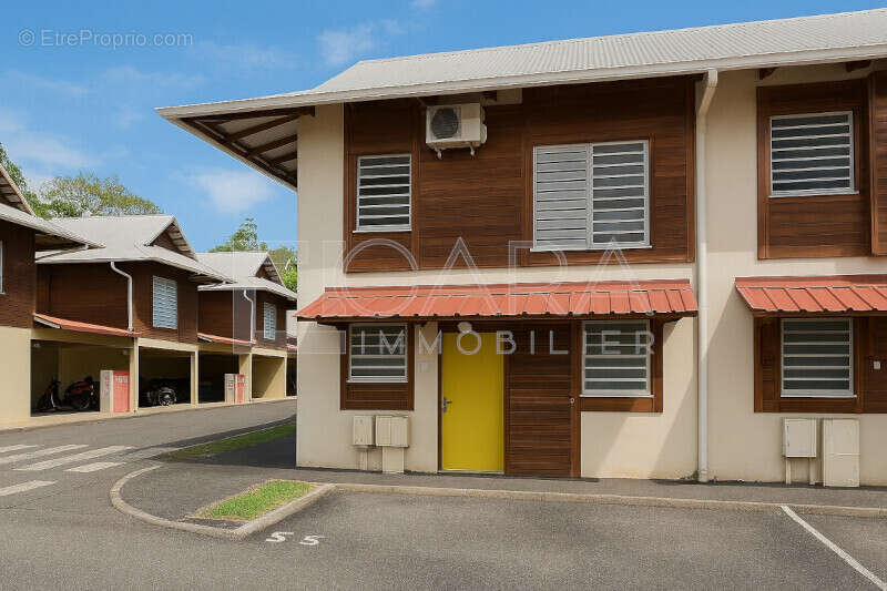 Façade - Maison à CAYENNE