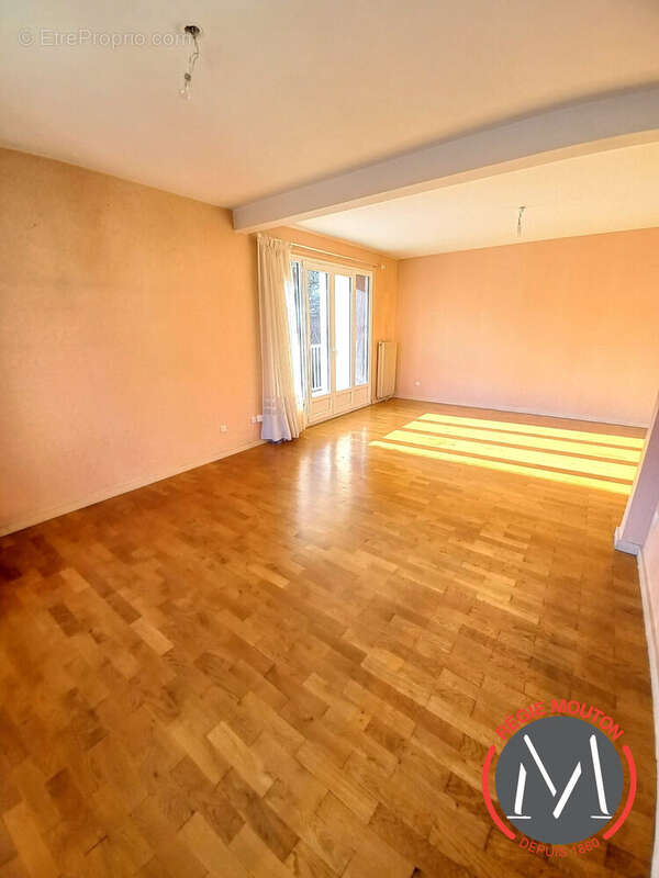 Appartement à FONTAINES-SUR-SAONE