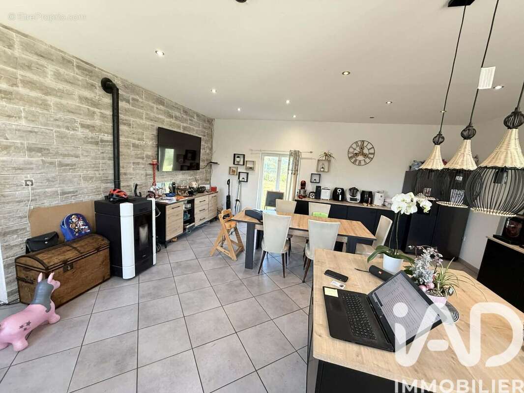 Maison 118 m² à Chazemais  - photo 8