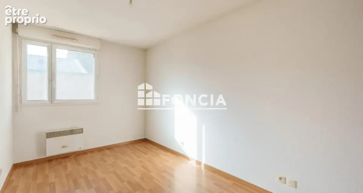 T4 avec Balcon et 2 parkings dans Résidence récente - photo 7