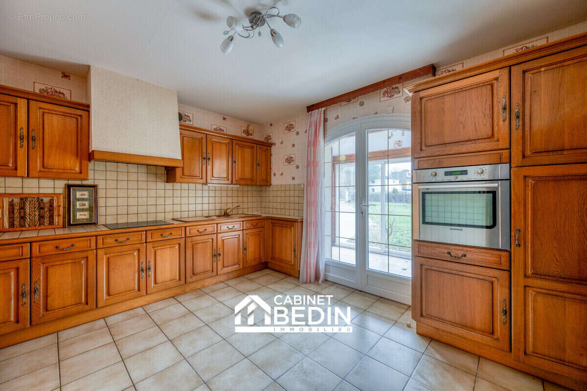 Maison 135 m² à Le Taillan-Medoc  - photo 2