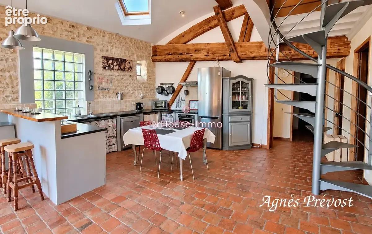 Appartement 4 pièces 120 m² à vendre à Anse (69480) - photo 11
