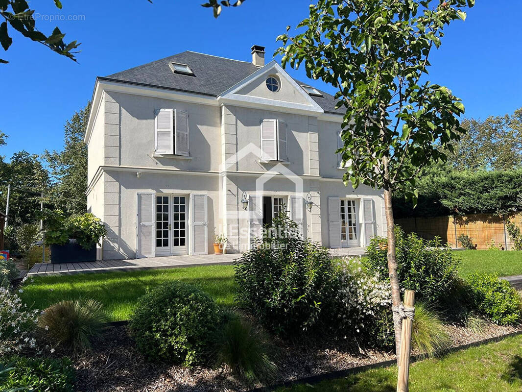 Maison à MAISONS-LAFFITTE