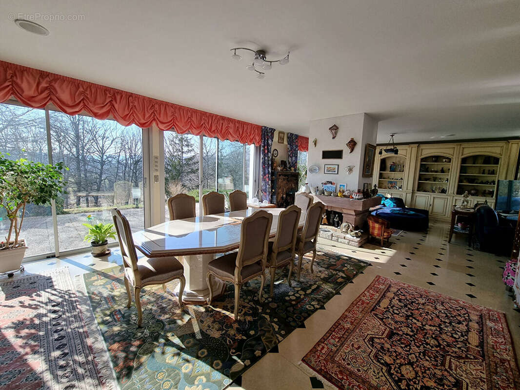 Maison à NEUFCHATEAU