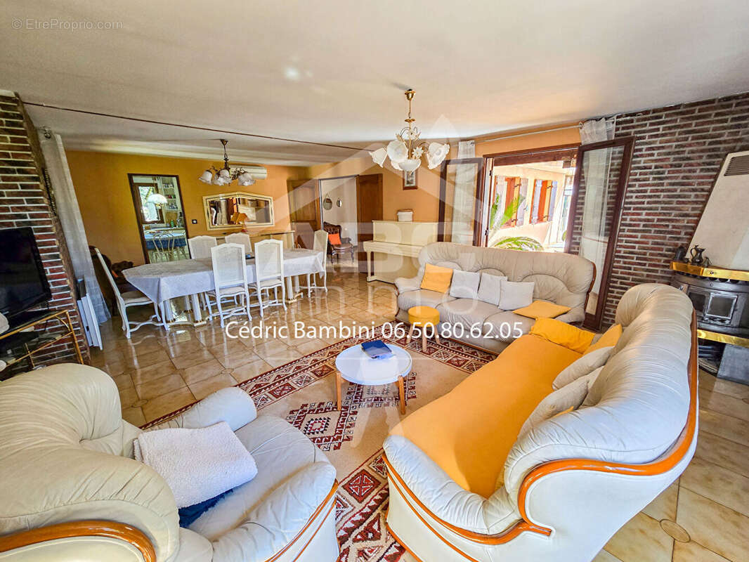 Maison à SAINT-MAXIMIN-LA-SAINTE-BAUME