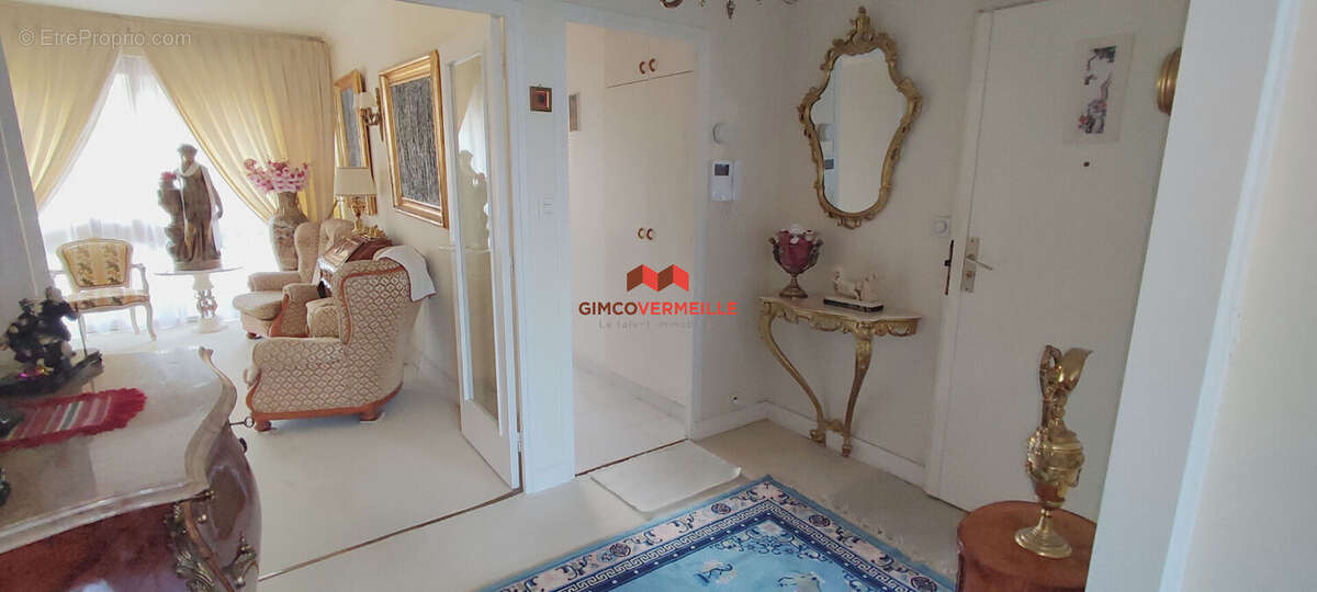 Appartement à LA CELLE-SAINT-CLOUD
