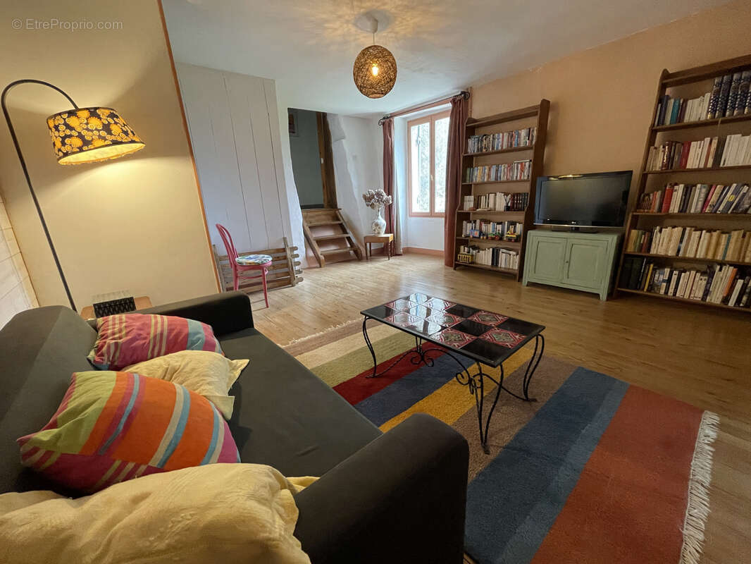 Maison à CHAMPCEVINEL