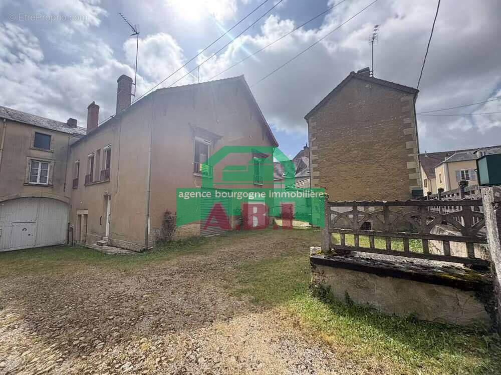Maison à TANNAY