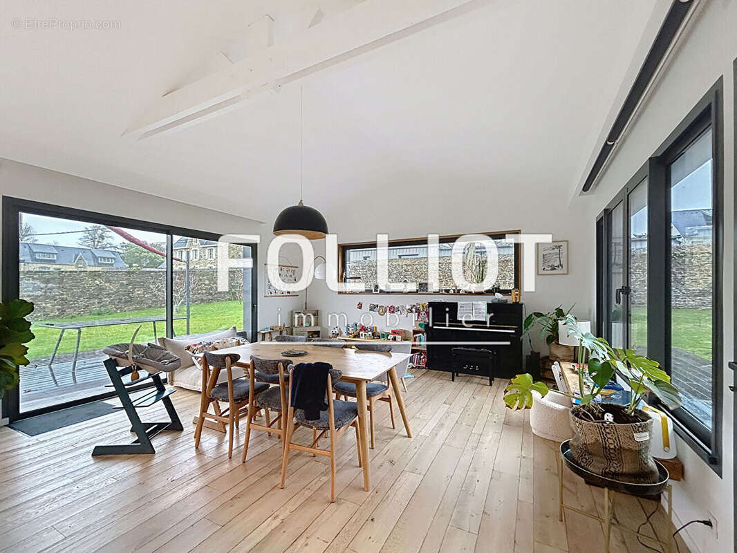 Maison à SAINT-PAIR-SUR-MER