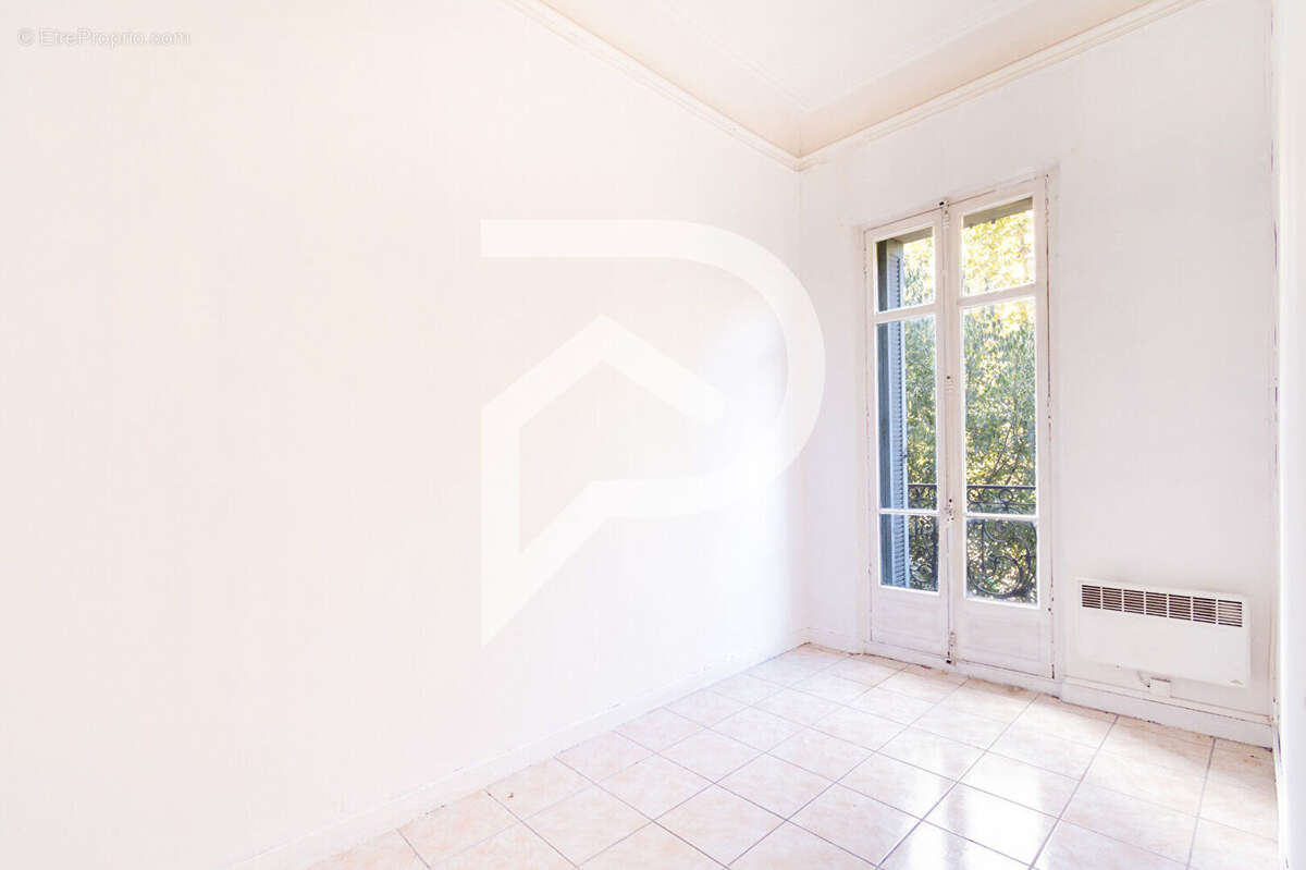 Appartement à MARSEILLE-5E