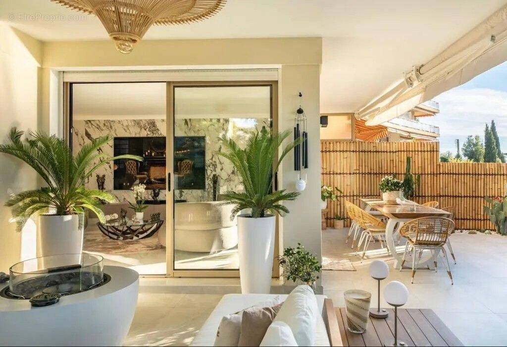 Appartement à LE CANNET