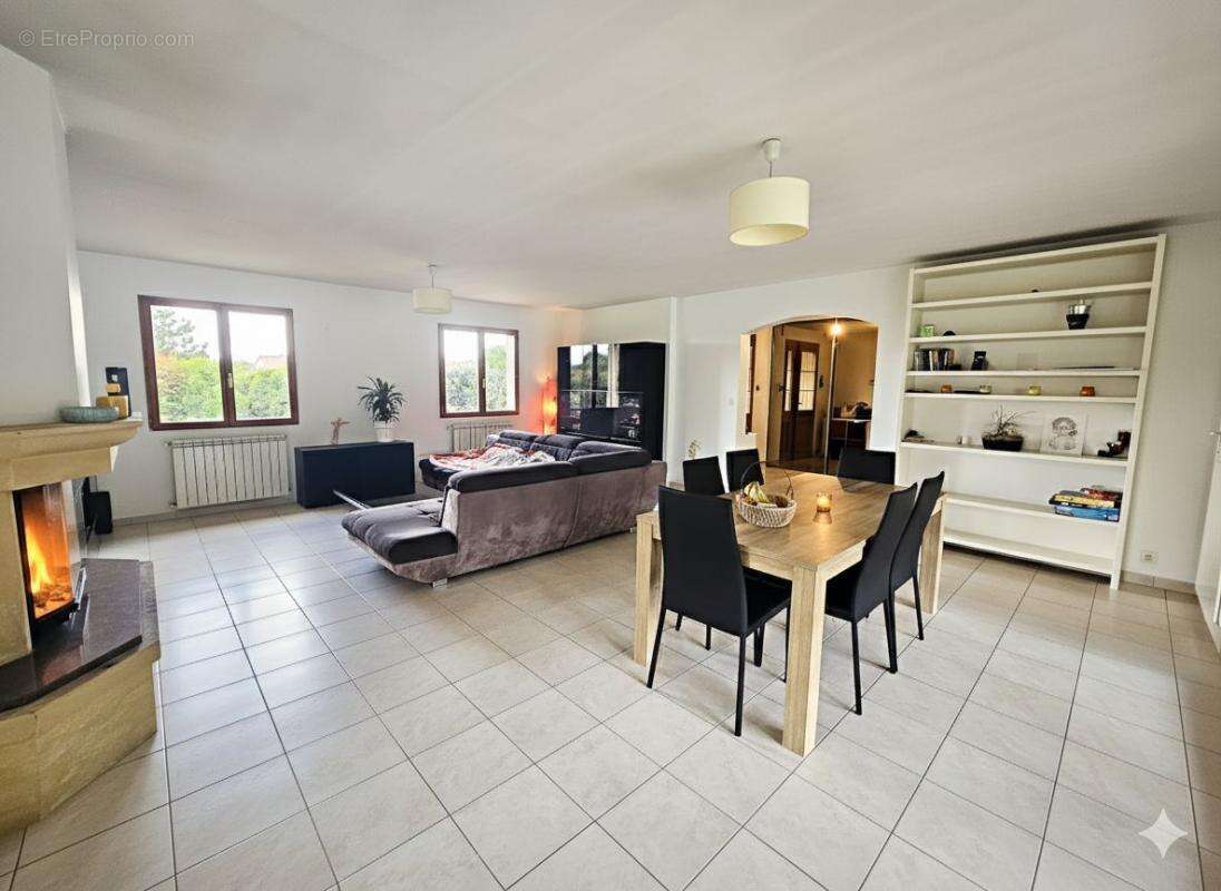 Maison à LASSERRE