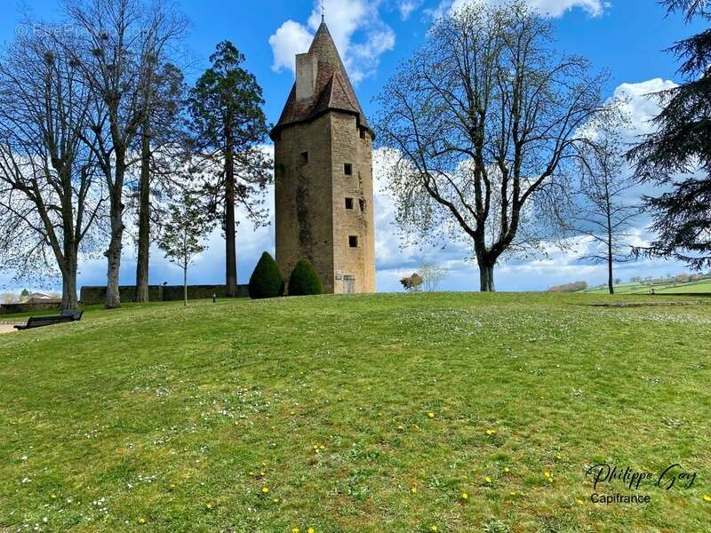 Appartement à CHAROLLES