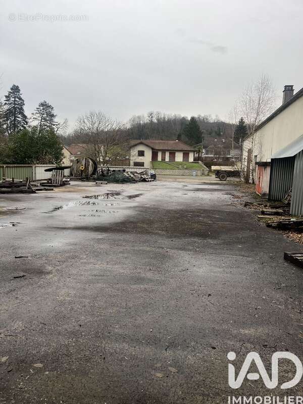 Photo 3 - Commerce à LONS-LE-SAUNIER