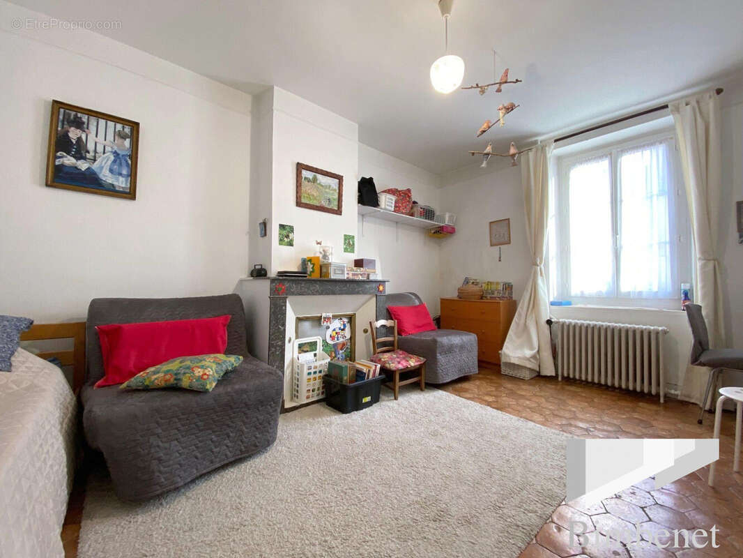 Maison à LA CHAPELLE-SAINT-MESMIN