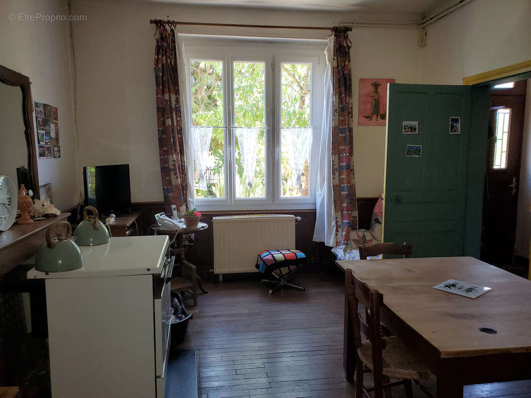 Maiosn de village et dépendances - photo 7