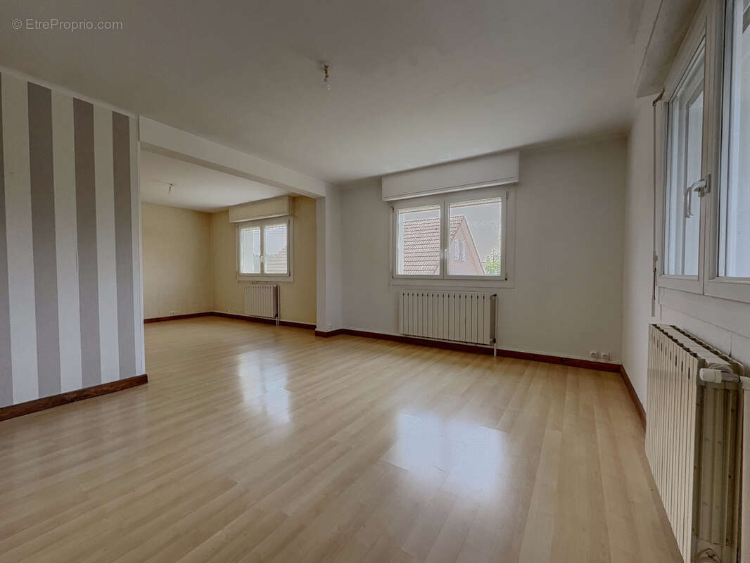 Maison à MONTECHEROUX