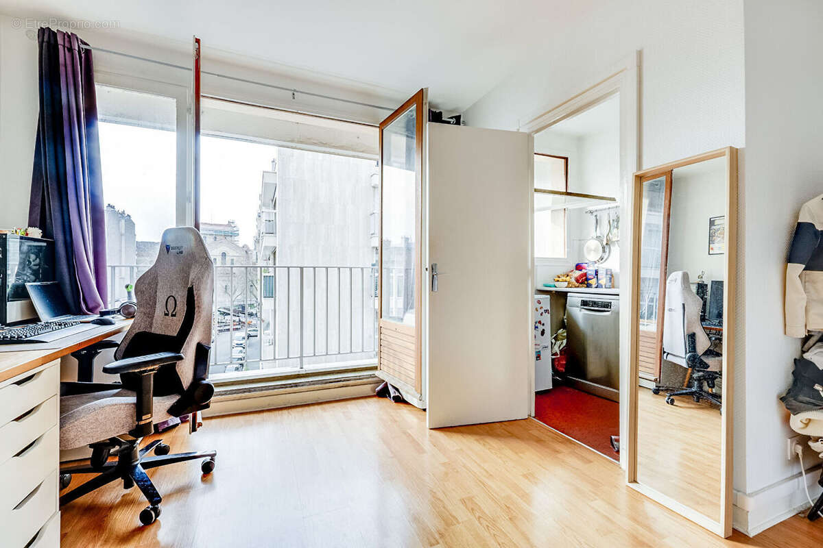 Appartement à PARIS-14E