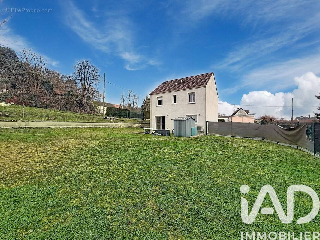 Photo 1 - Maison à SAINT-CHERON