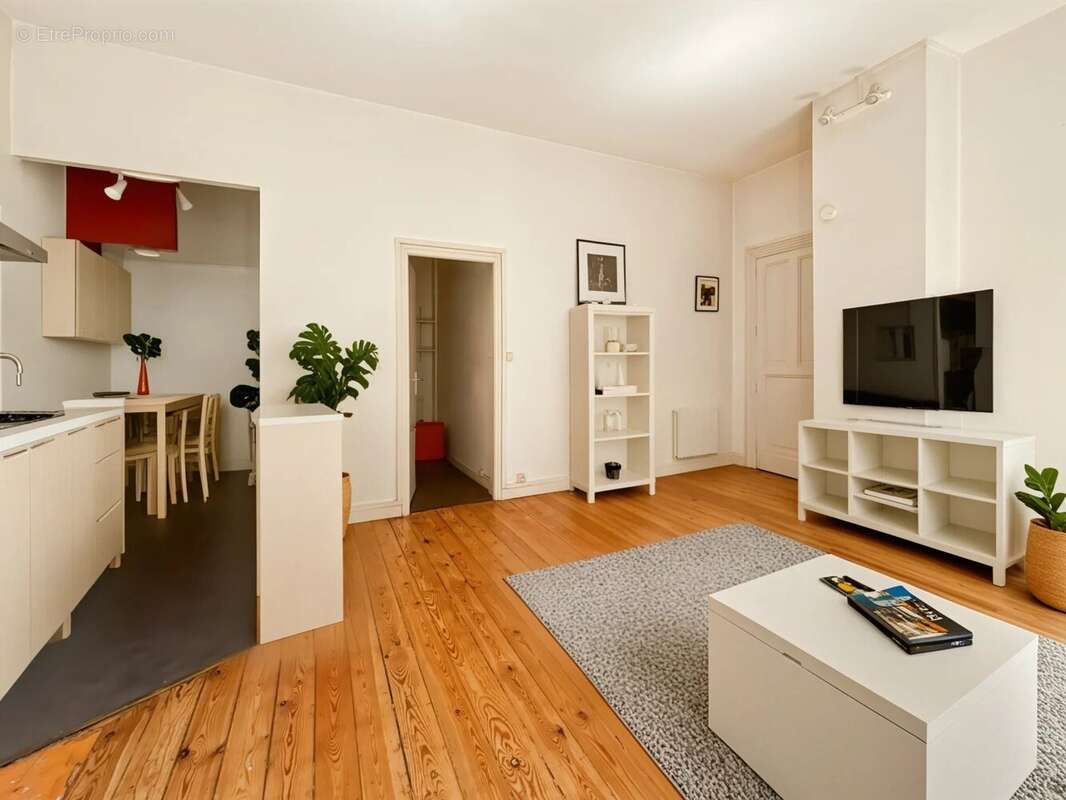 LES CHALETS, Beau T1 de 29 M² libre , idéal premier achat ou investisseur. - photo 9