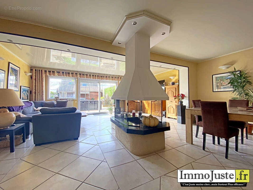 Maison à LES ESSARTS-LE-ROI