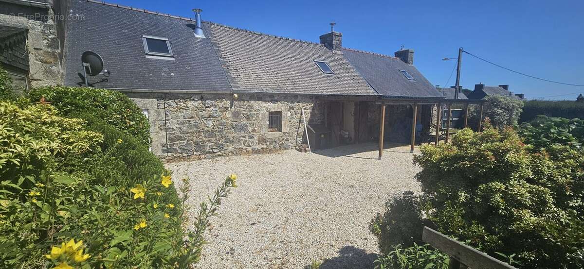 façade arrière - Maison à PLOURAC&#039;H