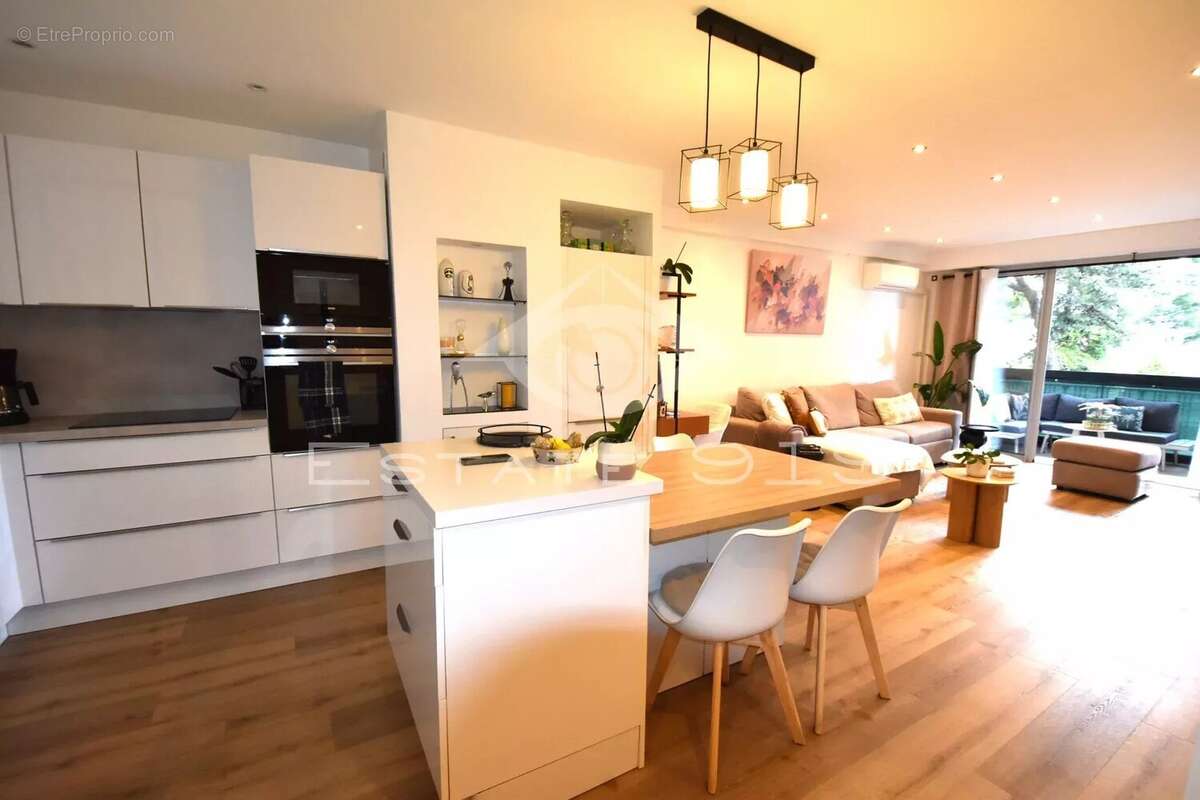 Appartement à LE CANNET