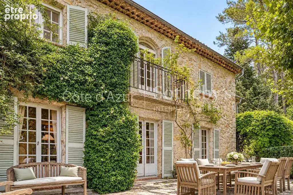 Châteauneuf-Grasse, bergerie de caractère du XIXe siècle au cœur de 3 hectares de nature préservée - photo 14