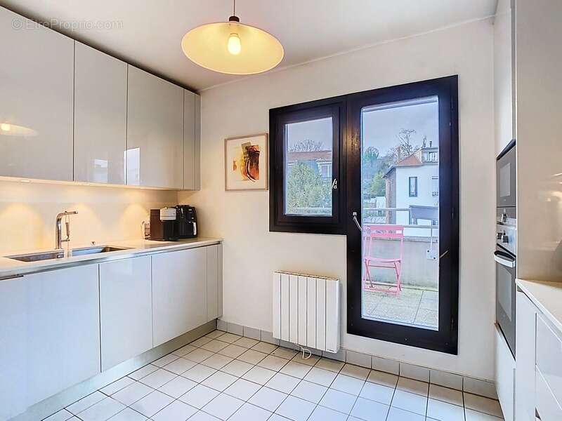 Appartement à SURESNES