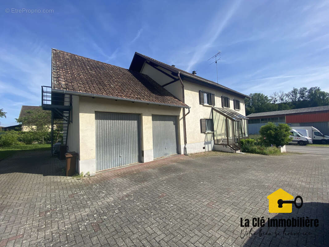 Maison à ROPPENTZWILLER