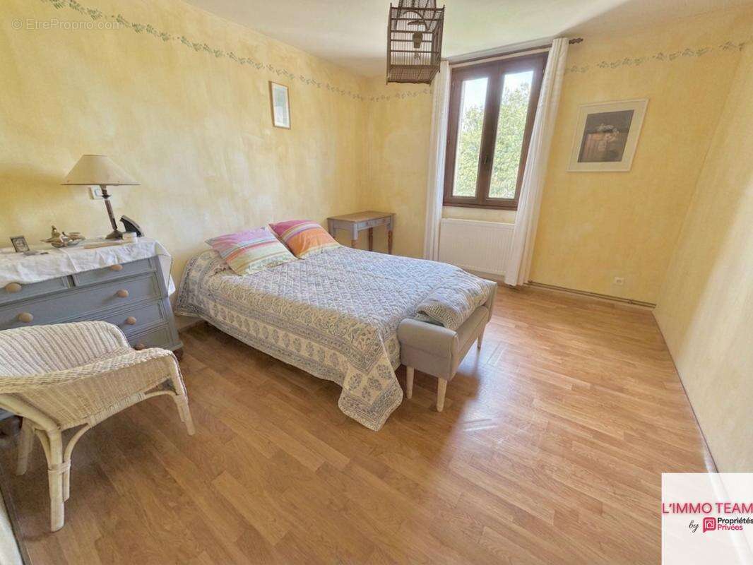 Maison 5 chambres, avec garages et piscine, sur 1.7Ha - vue imprenable - photo 8