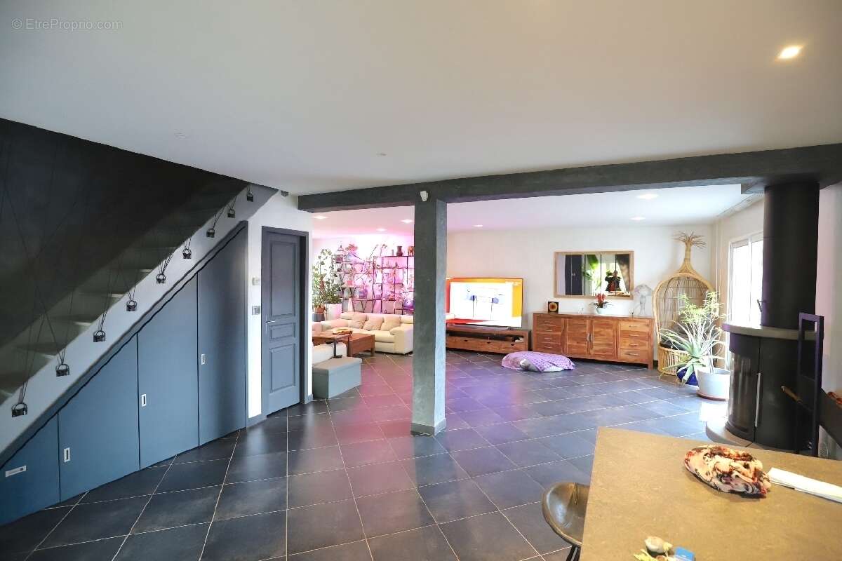 Maison à OZOIR-LA-FERRIERE