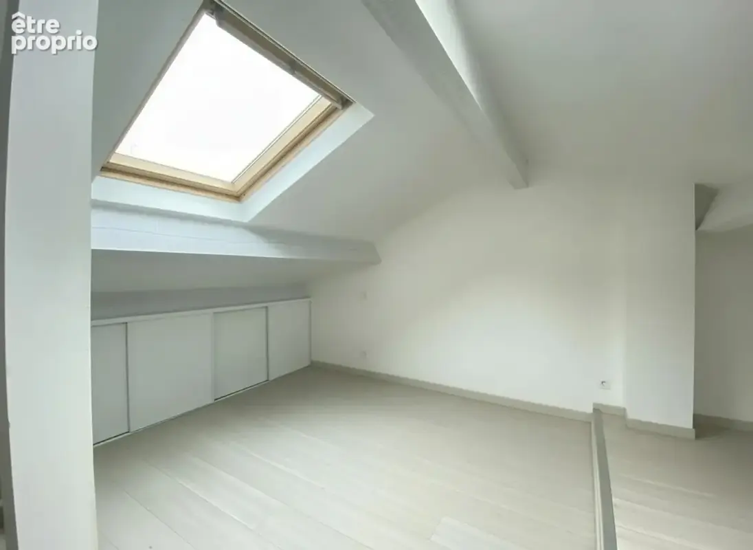 Maison à vendre 6 pièces SAINT MAURICE DE GOURDANS (01) - photo 9