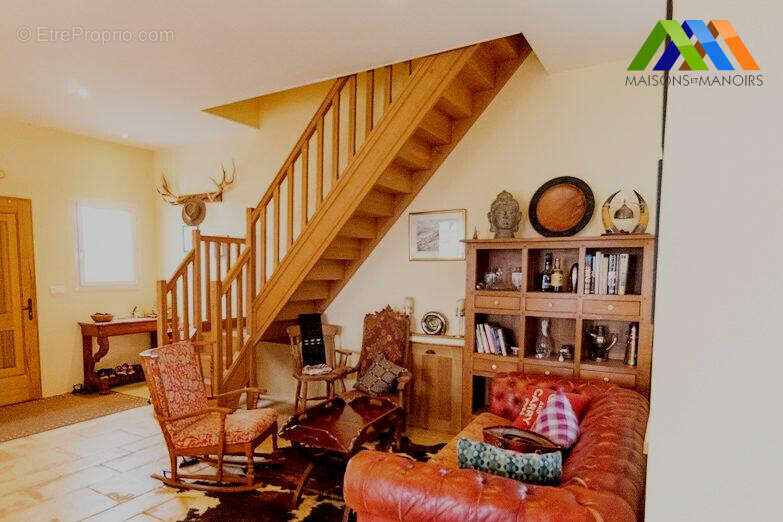 Maison 250 m² à Plaisance  - photo 9