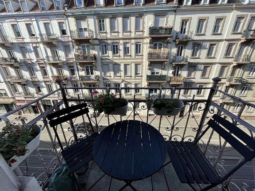 Centre-ville - Joli 3p avec 2 balcons - photo 2