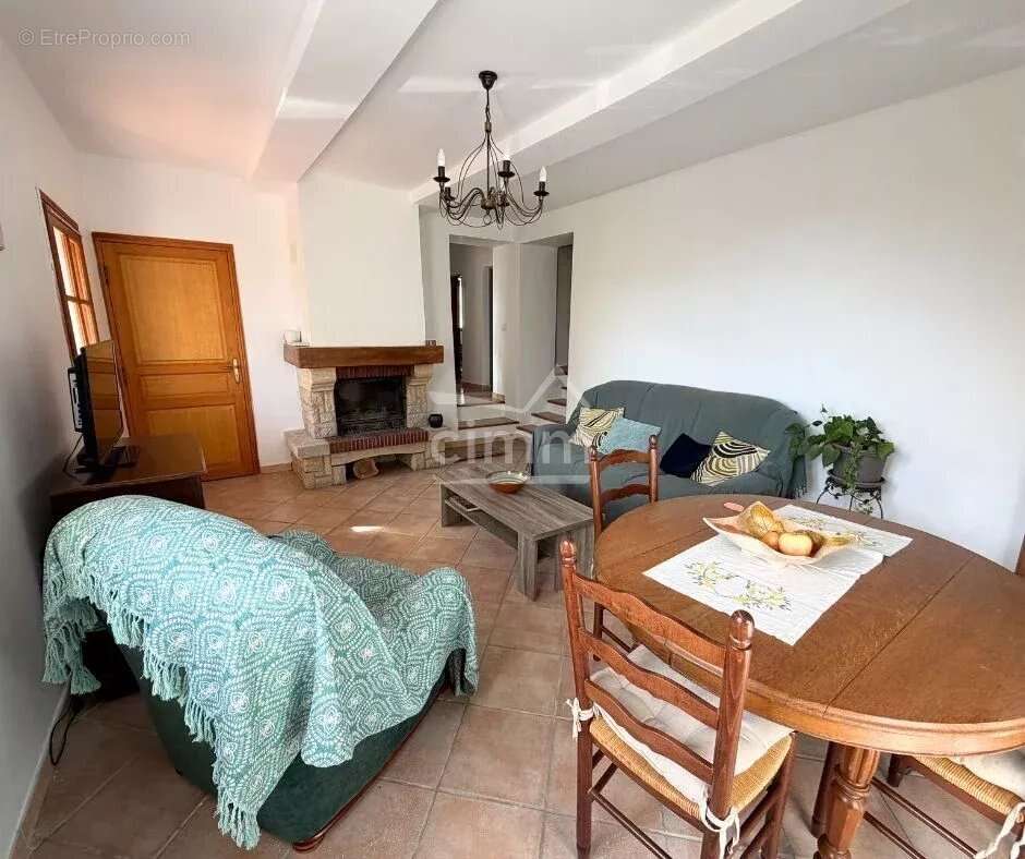 Maison à ENTREPIERRES