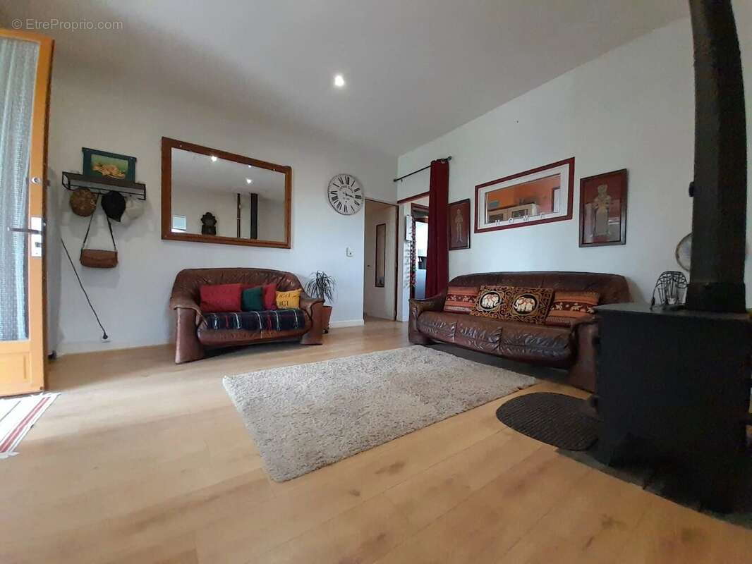 Jolie maison de village de 3 chambres avec piscine et garage - photo 3