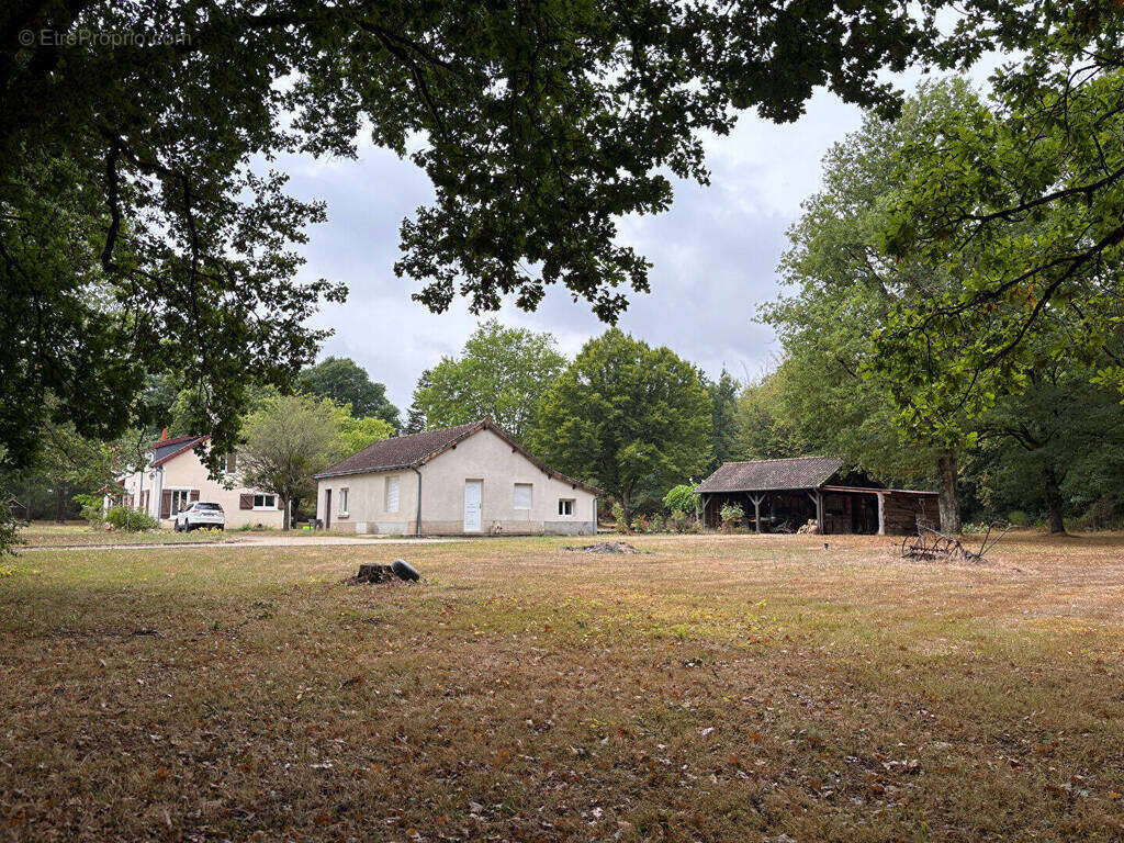 Maison à SASSIERGES-SAINT-GERMAIN