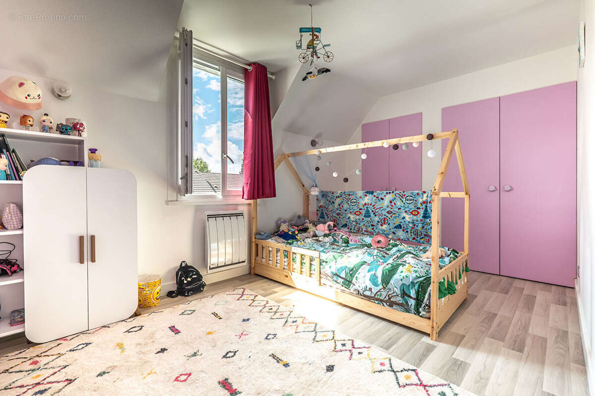 Maison à CHENNEVIERES-SUR-MARNE