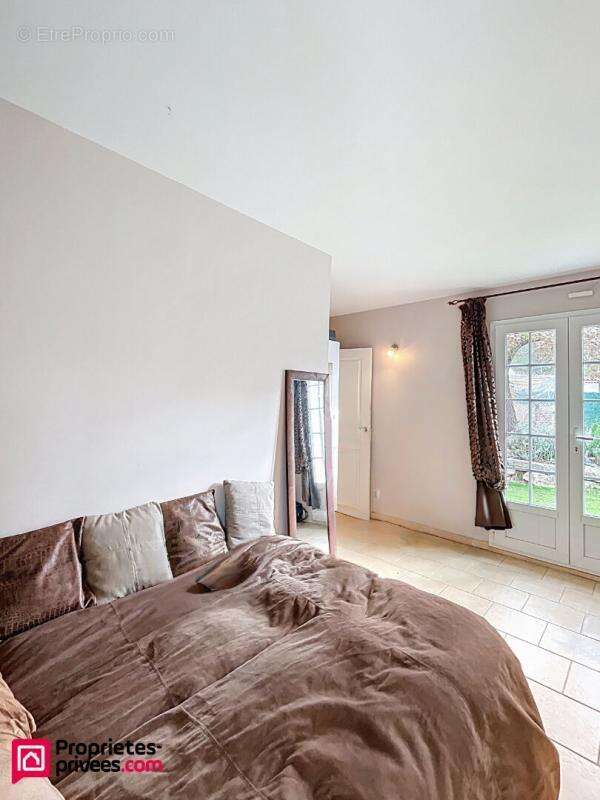 Propriété de 220m2 avec piscine sur 6 000 m² de terrain , à 5 min de Saint-Maximin, Ollières 83470 - photo 16