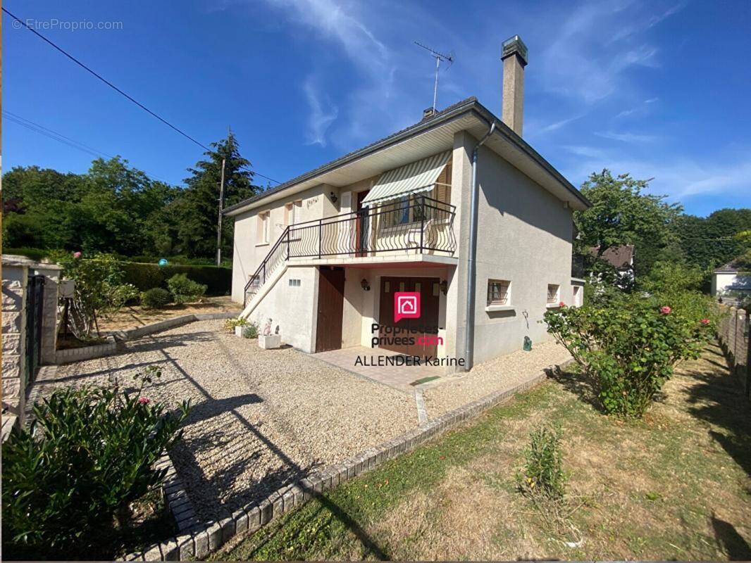 Maison à VILLENEUVE-L'ARCHEVEQUE