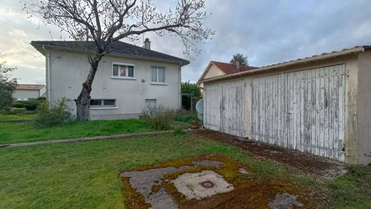 Maison à NEUVILLE-DE-POITOU