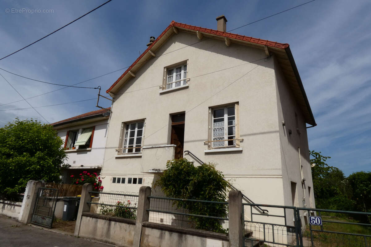 Maison à MONTLUCON