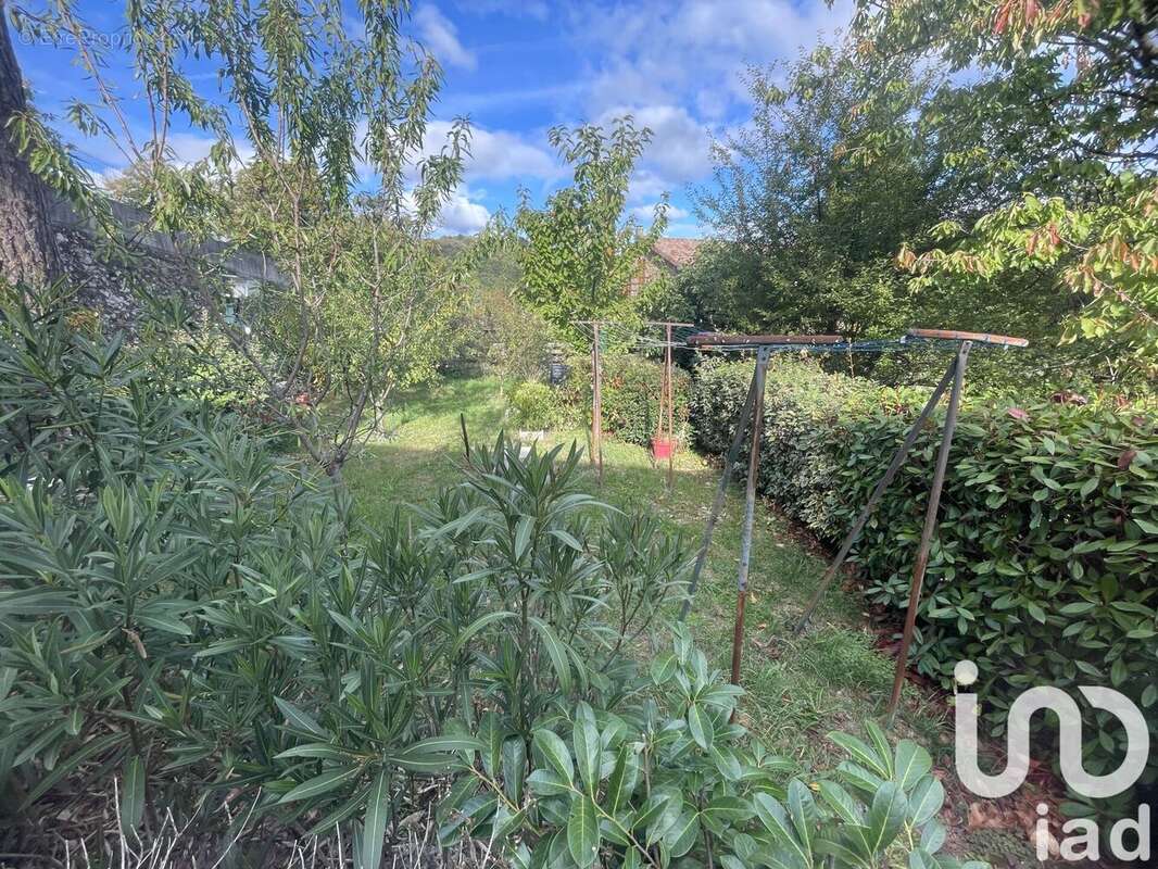 Maison 100 m² à Saint-Julien-Du-Gua  - photo 2