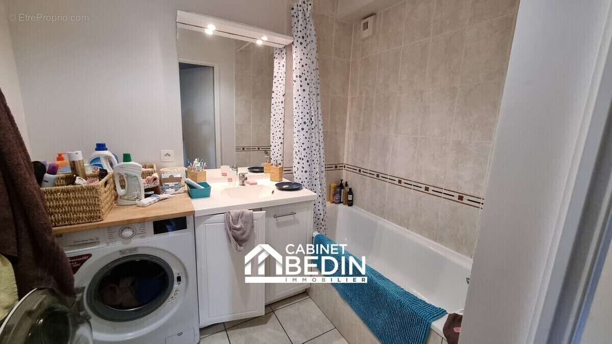 Appartement à PAREMPUYRE